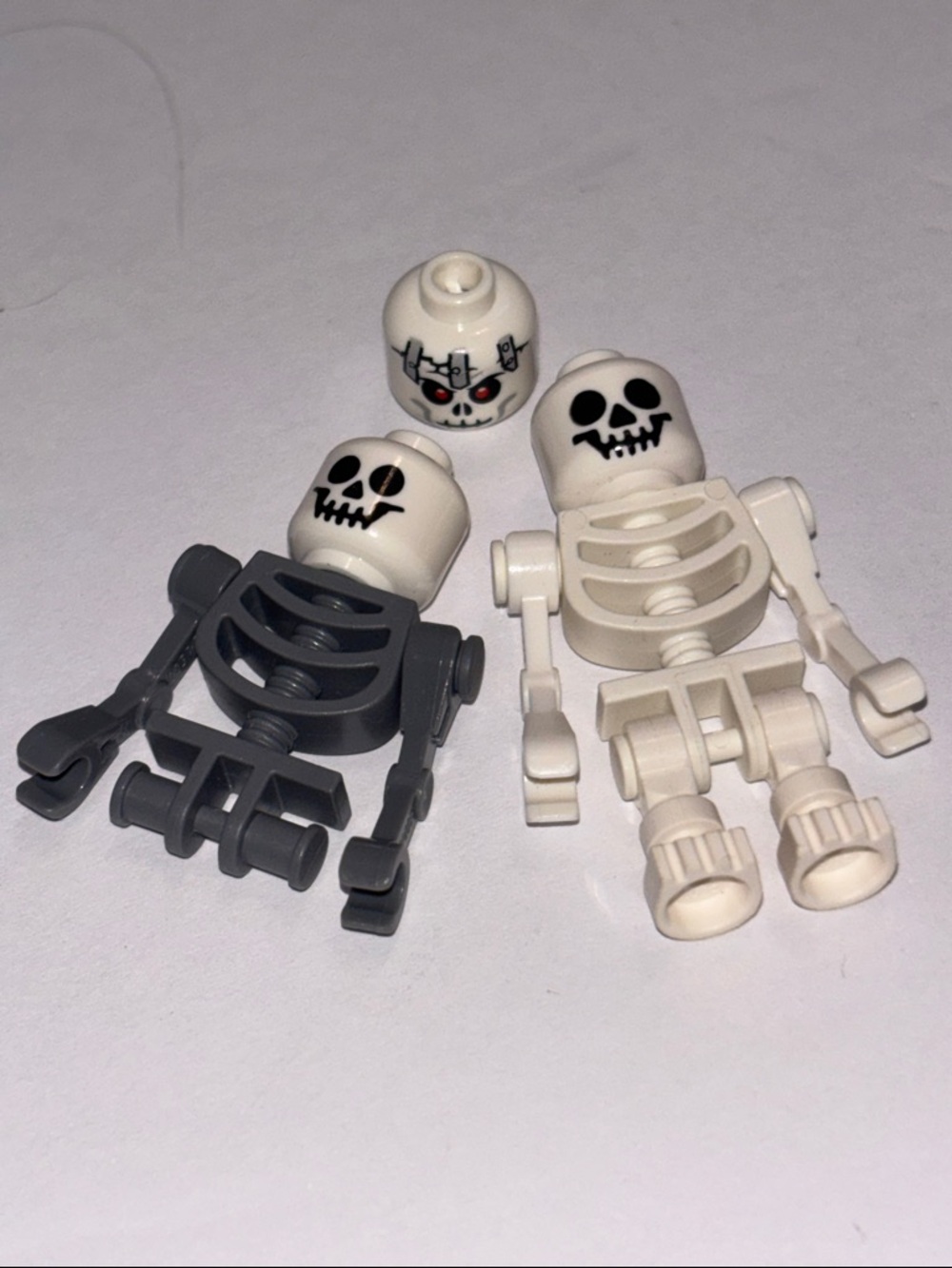 LEGO SKELETON Minifigure Set - LEGO White SKELETON and LEGO Dark Gray SKELETON